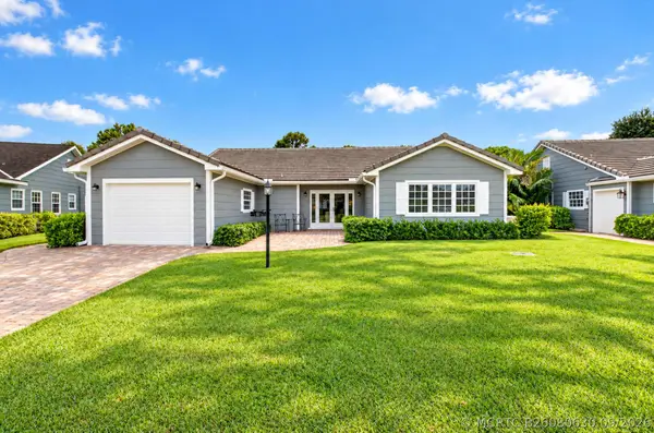 7 Holly Drive, Boynton Beach, FL 33436