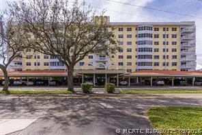 2500 NE 48th Lane #301, Fort Lauderdale, FL 33308