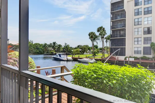 8 Royal Palm Way #104, Boca Raton, FL 33432