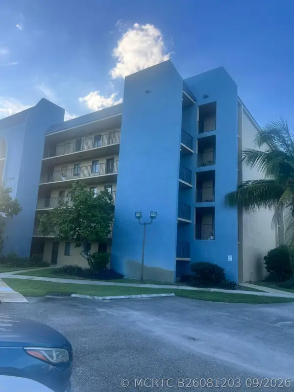2794 Tennis Club Drive #205, West Palm Beach, FL 33417