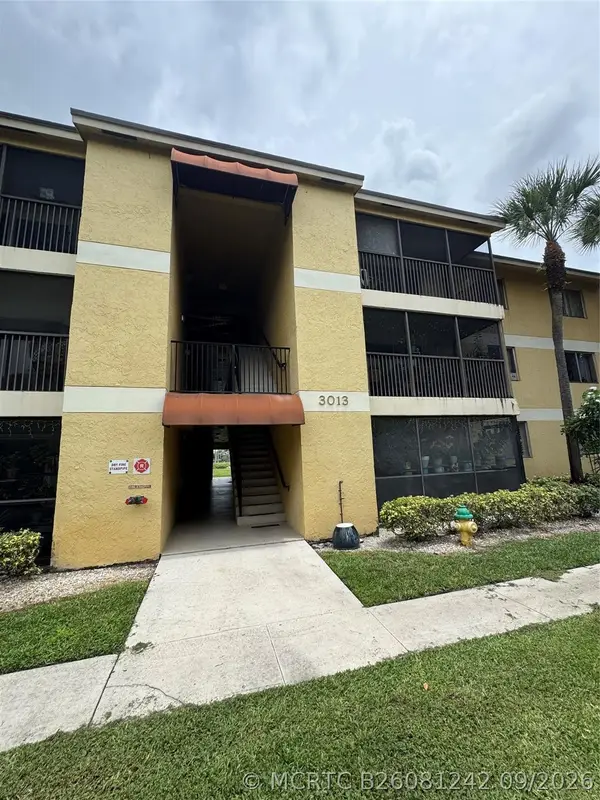 3013 N Oakland Forest Drive #106, Oakland Park, FL 33309