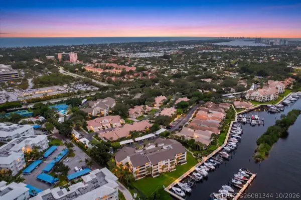 526 Oak Harbour Drive #526, Juno Beach, FL 33408