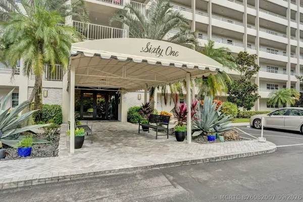 575 Oaks Lane #104, Pompano Beach, FL 33069