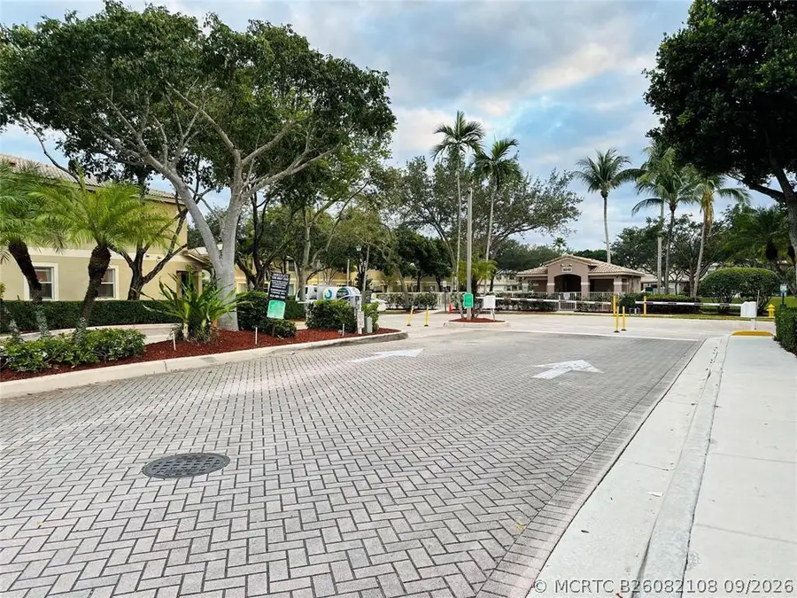 8537 W Southgate Shores Circle E, Tamarac, FL 33321 - #3
