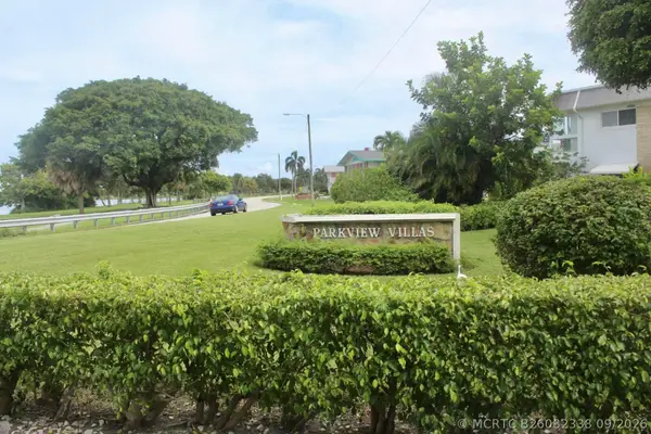 2440 Lake Osborne Drive #105, Lake Worth Beach, FL 33461