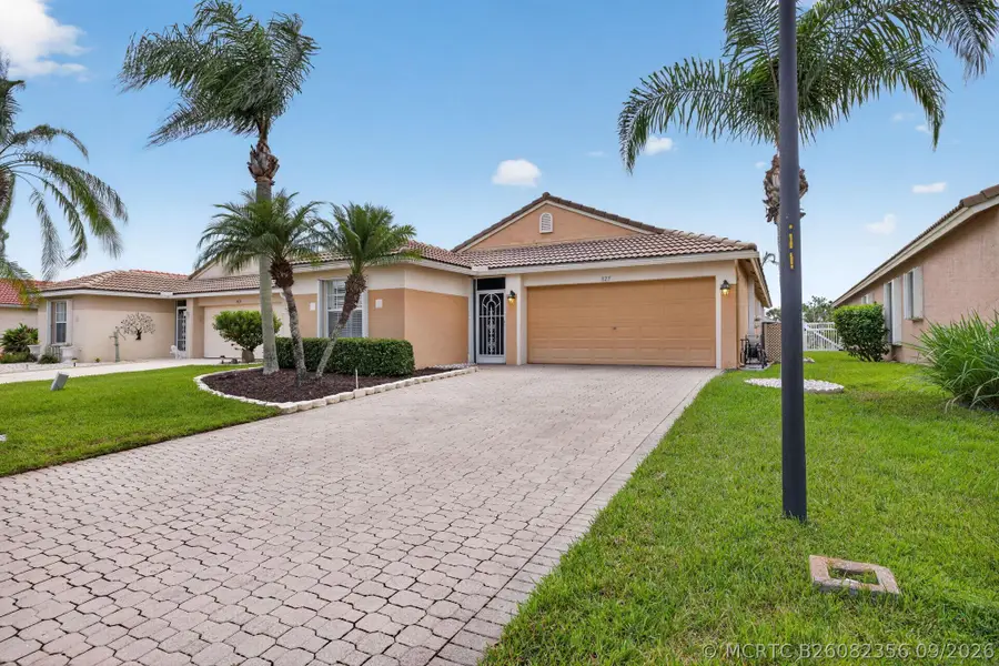 827 NW Greenwich Court, Port Saint Lucie, FL 34983 - #3