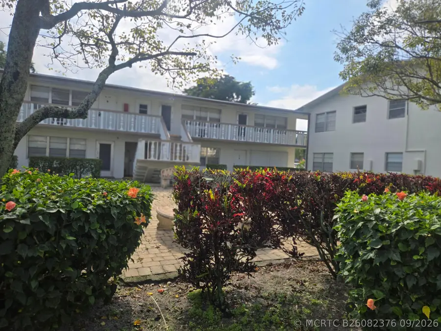 17 Cambridge A, West Palm Beach, FL 33417 - #2
