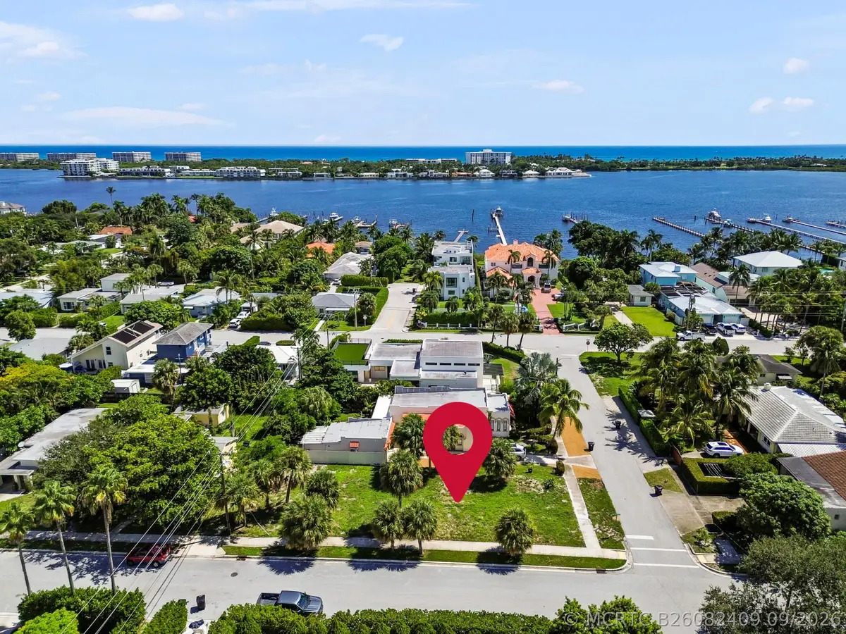 128 18th Avenue N, Lake Worth, FL 33460 - #1