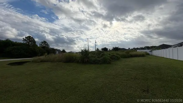 1901 SW Guernsey Street, Port St Lucie, FL 34987