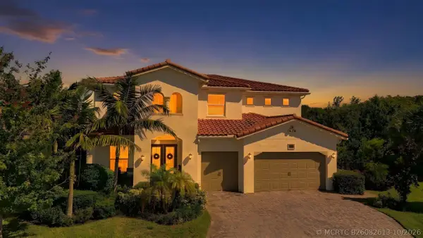 2475 NE Evinrude Circle, Jensen Beach, FL 34957