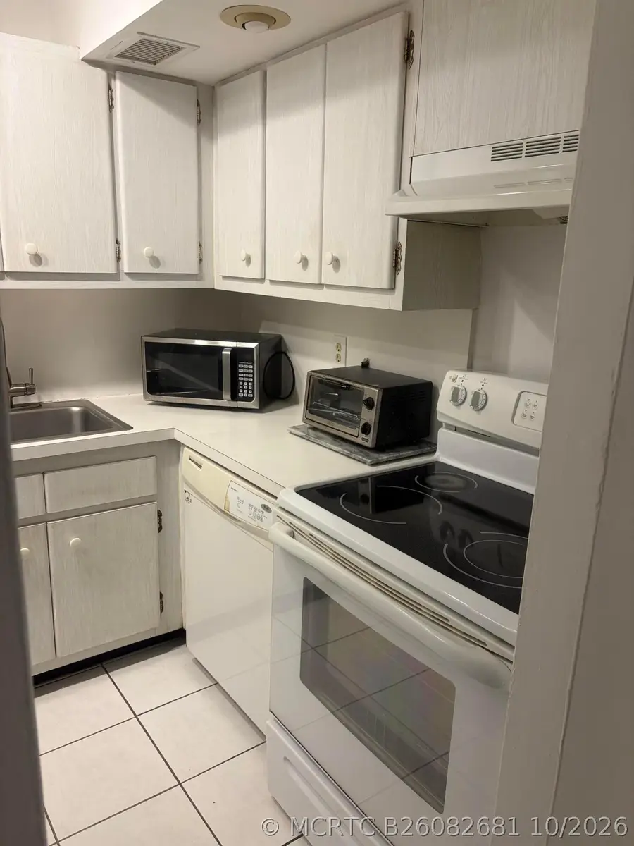 2400 NE 33rd Avenue #202, Fort Lauderdale, FL 33305 - #2
