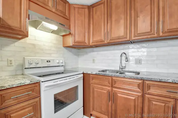 400 Village Green Circle W #212, Palm Springs, FL 33461