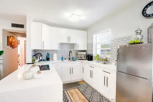 203 S Windsor I #203, West Palm Beach, FL 33417