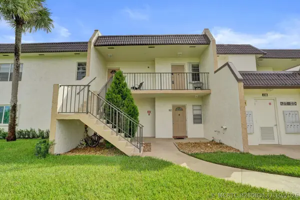 130 Lake Meryl Drive, West Palm Beach, FL 33411