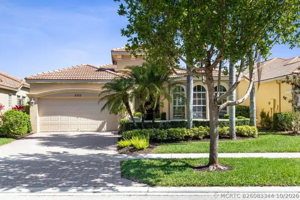 8709 Via Grande E, Wellington, FL 33411