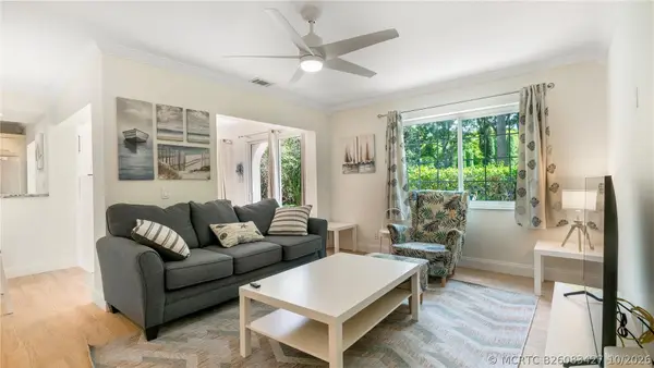 6525 Via Regina #0100, Boca Raton, FL 33433