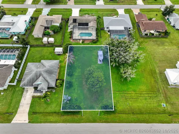 642 SE Tanner Avenue, Port St Lucie, FL 34984