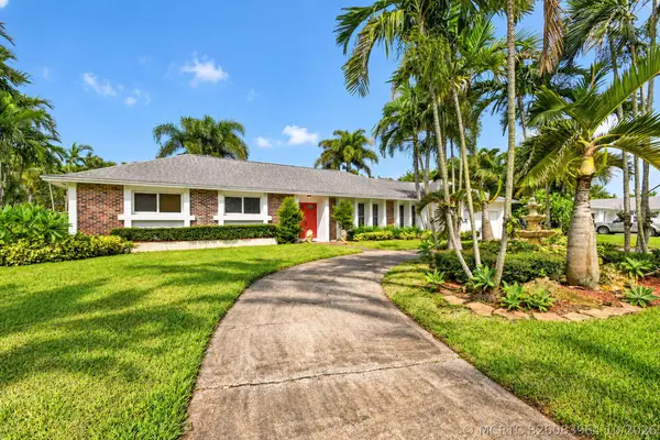 8 Bell Lane, West Palm Beach, FL 33406