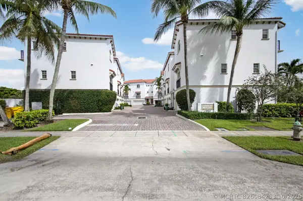 1950 Presidential Way #10, West Palm Beach, FL 33401