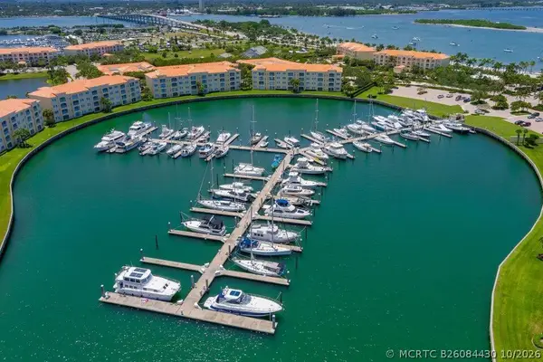 11 Harbour Isle Drive W #201, Fort Pierce, FL 34949