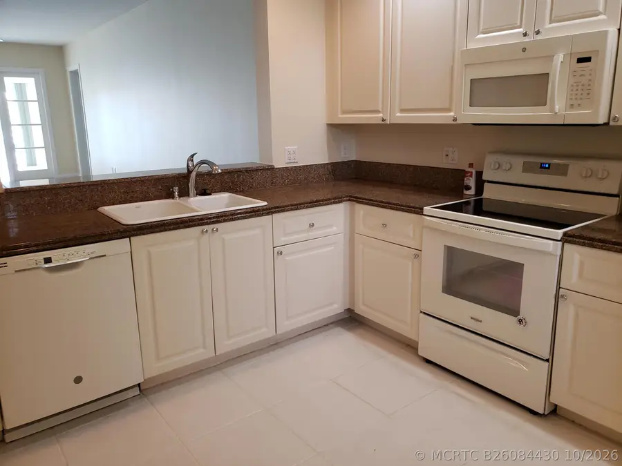 11 Harbour Isle Drive W #201, Fort Pierce, FL 34949 - #2