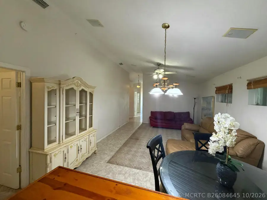 921 Redwood Street, Daytona Beach, FL 32117 - #3