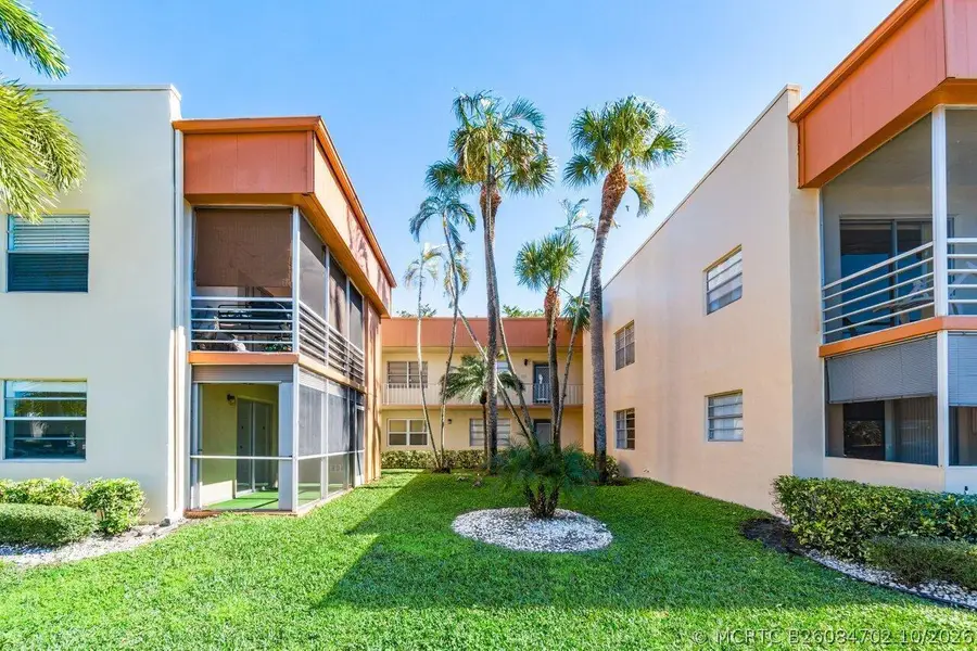 196 Piedmont E, Delray Beach, FL 33484 - #2