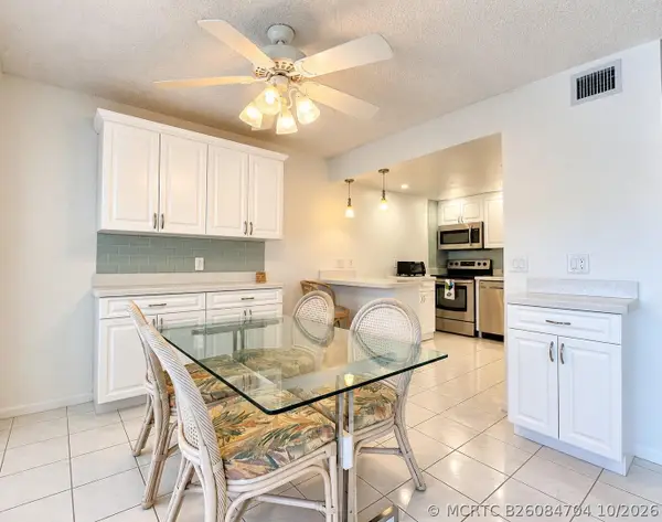 102 Greenbrier A, West Palm Beach, FL 33417