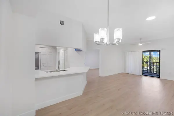 2724 Anzio Court #305, Palm Beach Gardens, FL 33410