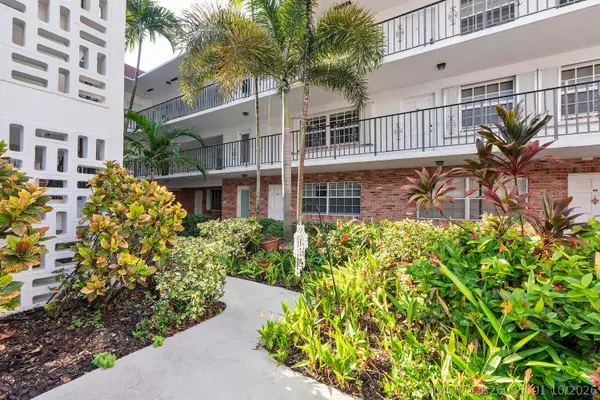 2424 NE 9th Street #305, Fort Lauderdale, FL 33304