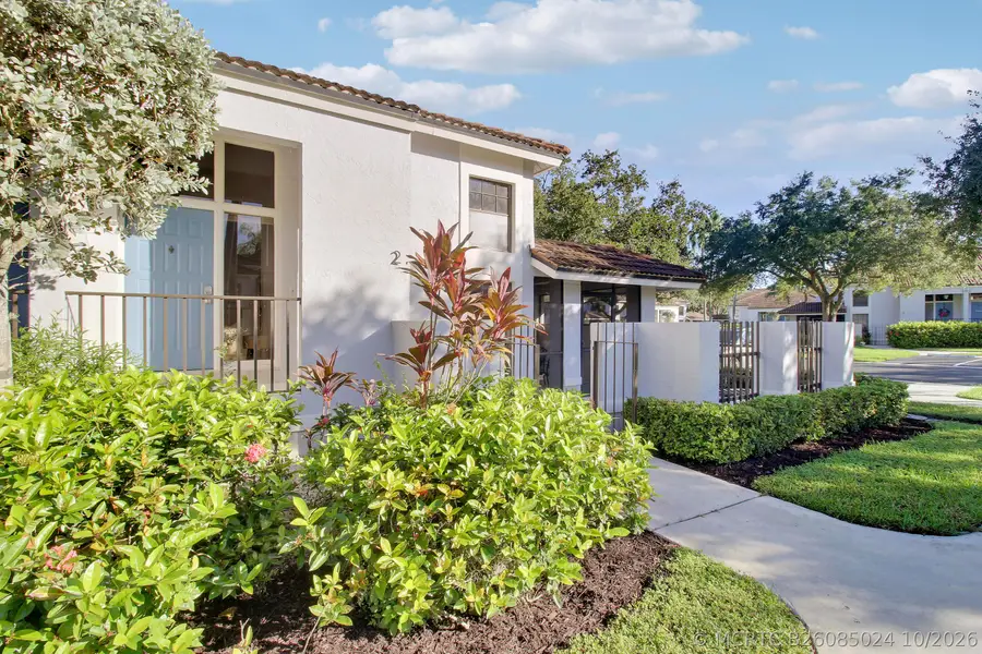 587 Prestwick Circle #2, Palm Beach Gardens, FL 33418 - #2