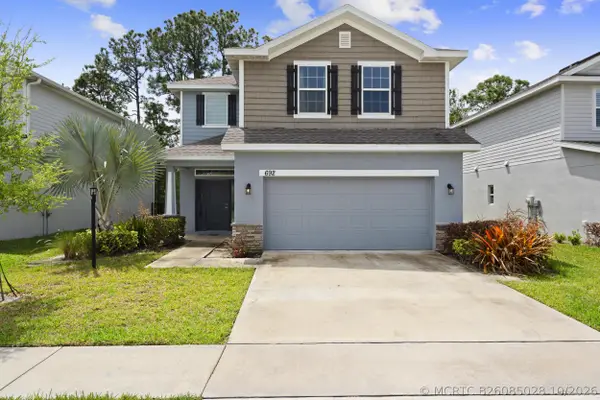 692 NE Turtleback Trail, Port St Lucie, FL 34983