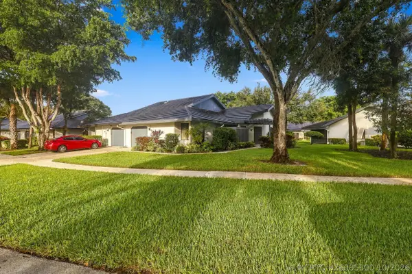 5086 Pine Drive, Boynton Beach, FL 33437