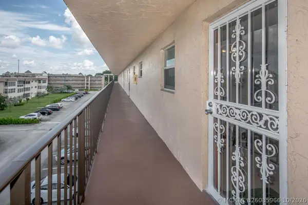 711 Lori Drive #408, Palm Springs, FL 33461