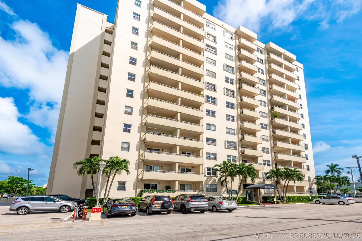 900 NE 18th Avenue #802, Fort Lauderdale, FL 33304 - #1