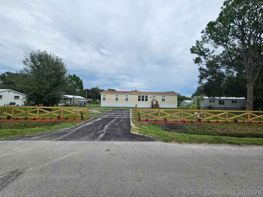 1618 NW 46th Terrace, Okeechobee, FL 34972 - #2