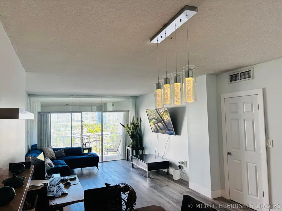 500 Bayview Drive #925, Sunny Isles Beach, FL 33160 - #2
