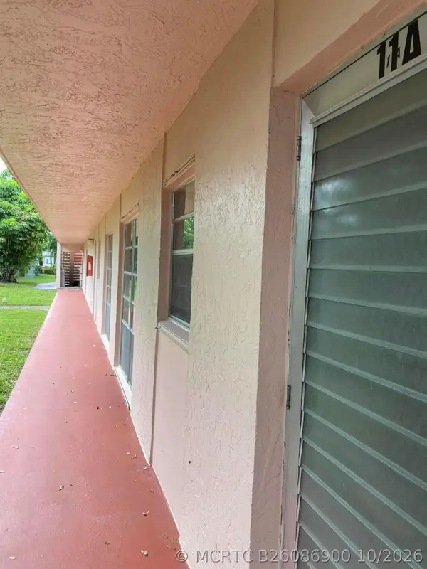 11 Golfs Edge A, West Palm Beach, FL 33417