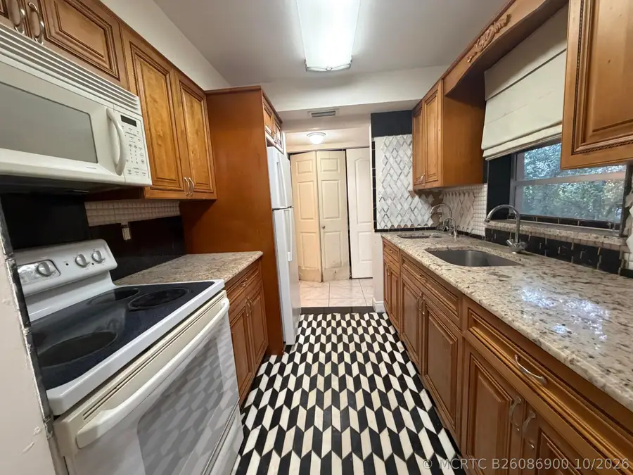 11 Golfs Edge A, West Palm Beach, FL 33417 - #2