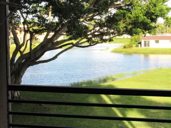 140 Lake Nancy Lane #216, West Palm Beach, FL 33411
