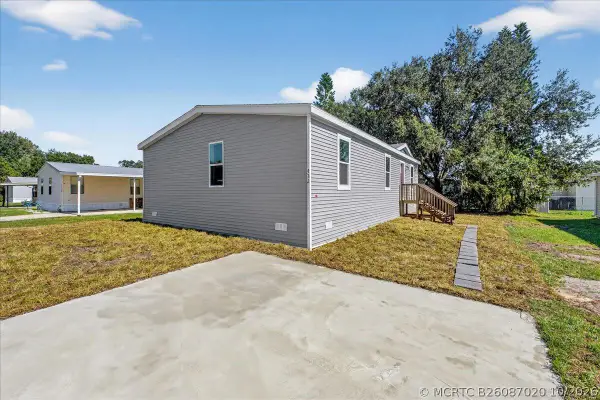 24116 Armadillo Road, Astor, FL 32102