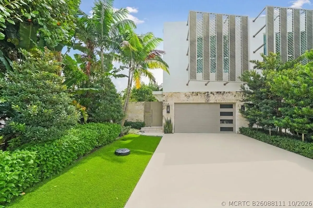 724 N Lake Avenue N, Delray Beach, FL 33483 - #1