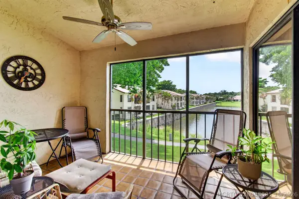 330 Palmwood Place #208, Boca Raton, FL 33431