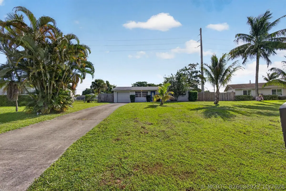 446 E Shadyside Circle, West Palm Beach, FL 33415 - #1