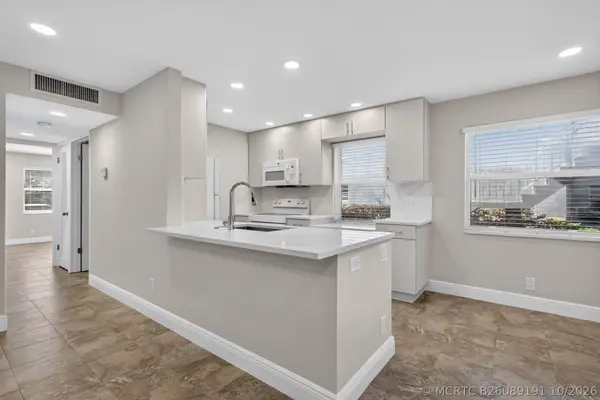 883 Normandy Trail, Delray Beach, FL 33484