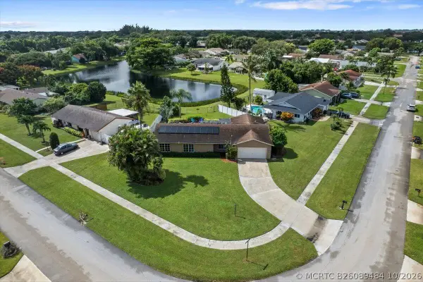 8059 Rose Marie Avenue E, Boynton Beach, FL 33472