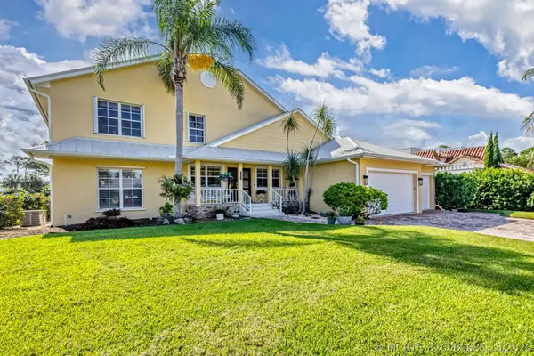 8460 SE Sabal Street, Hobe Sound, FL 33455
