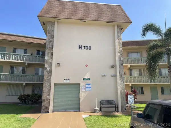 700 Village Green Court #208, Palm Springs, FL 33461