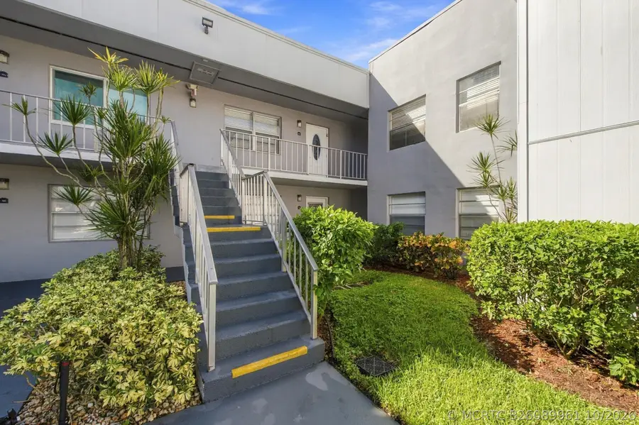 186 Burgundy D, Delray Beach, FL 33484 - #3