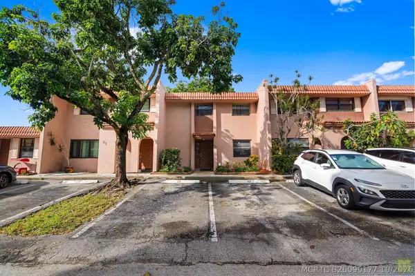 22 N Valencia Drive #3-32, Davie, FL 33324